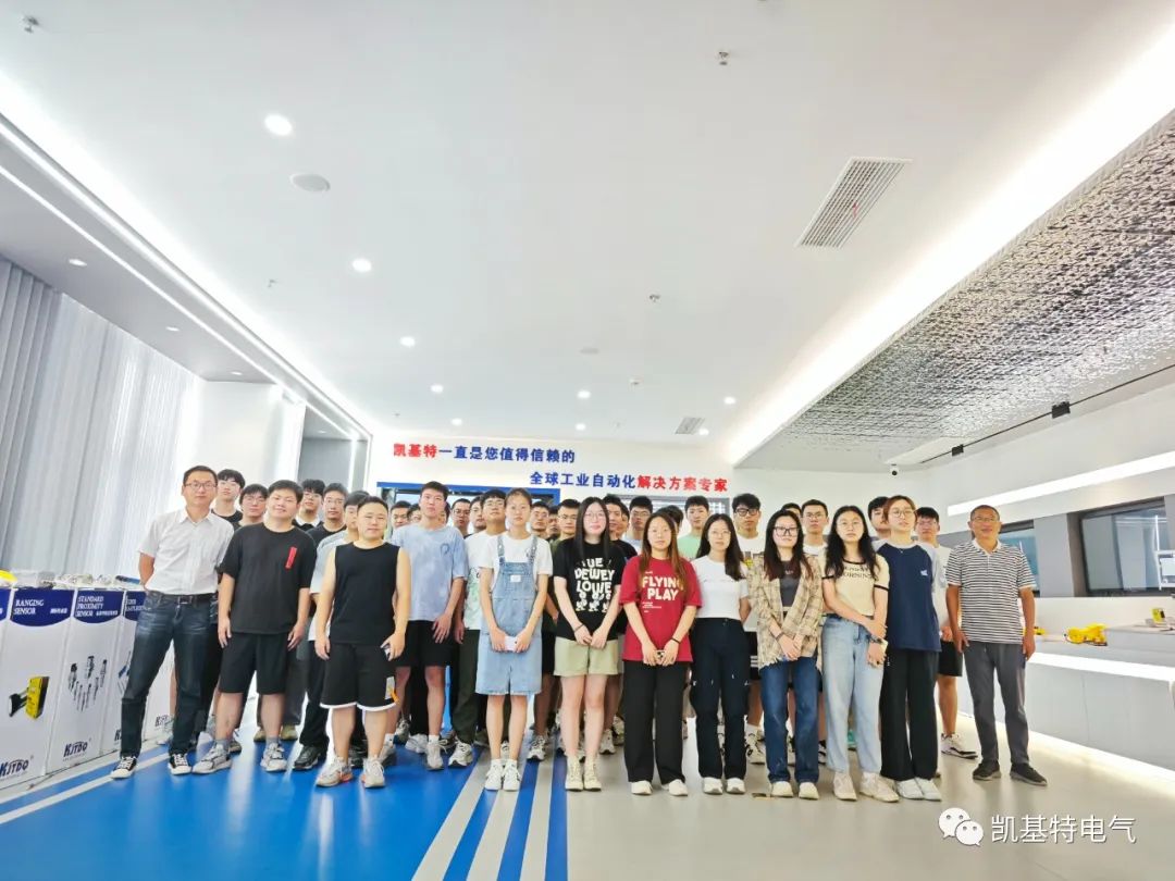 pexels-yan-krukov-8613089.jpg 圖片