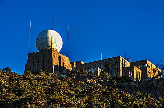 雷達傳感器在氣象觀測中如何檢測和追蹤風暴？